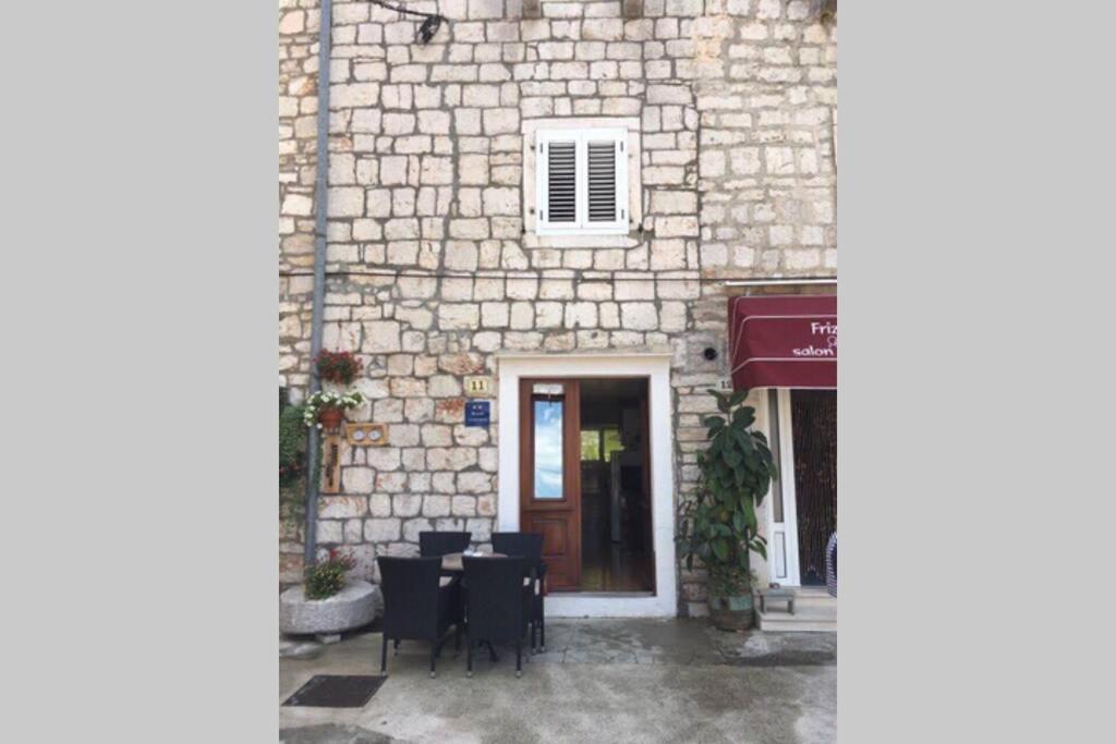 Apartman Knezovic Stari Grad  Exteriör bild