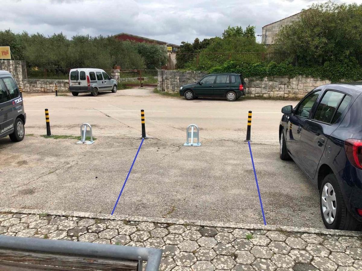 Apartman Knezovic Stari Grad  Exteriör bild